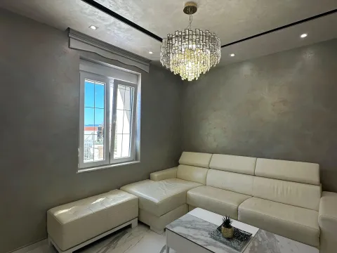 Izdavanje, jednosoban stan, 63m², Centar, Tivat - image 3