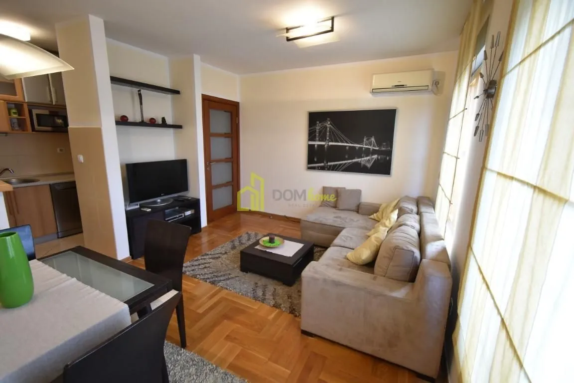 Izdavanje, jednosoban stan, 45m², Preko Morače, Podgorica