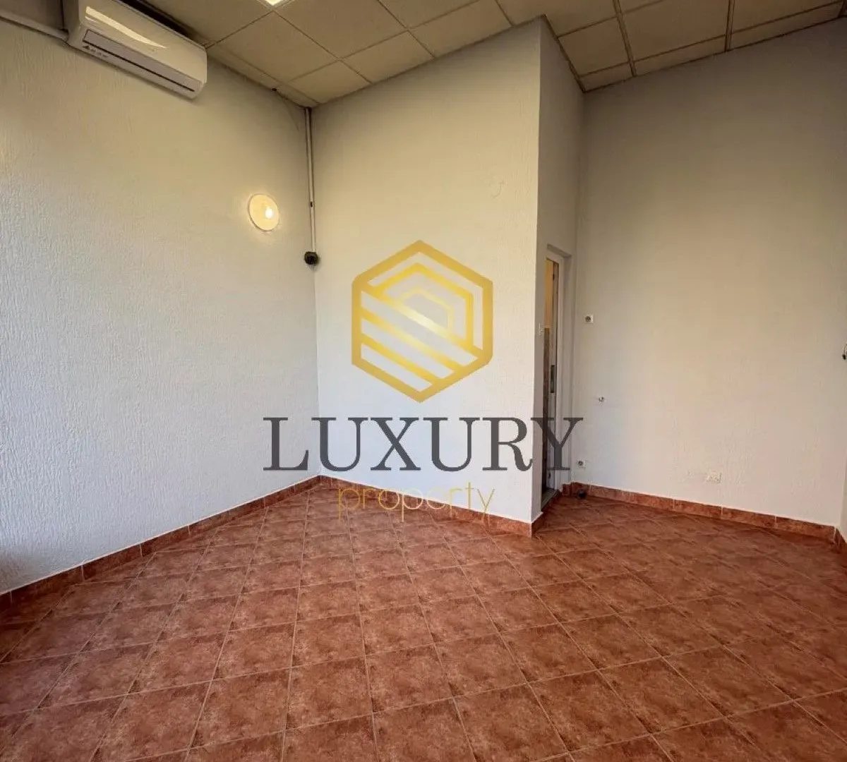 Rent, office space, 17m², Pejton, Podgorica