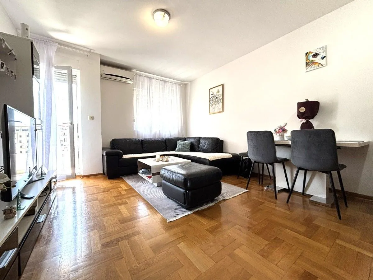 Prodaja, jednosoban stan, 43m², Stari Aerodrom, Podgorica