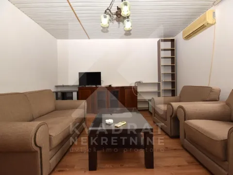 Izdavanje, trosoban stan, 100m2, Dalmatinska ulica, Podgorica Izdavanje, trosoban stan, 100m2, Dalmatinska ulica, Podgorica