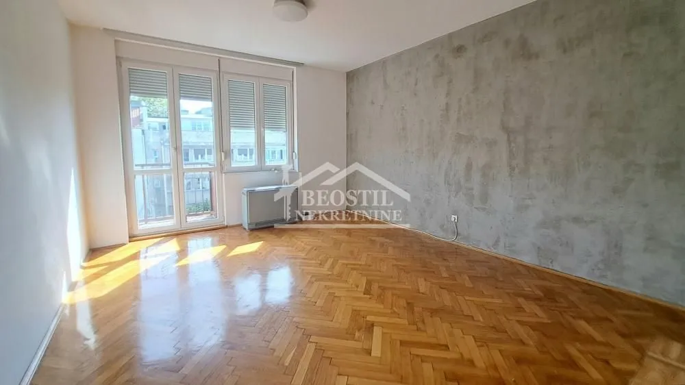Prodaja, dvosoban stan, 61m², Stari Grad, Beograd