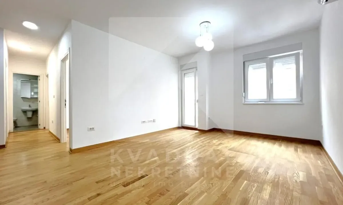 Rent, office space, 64m², City Kej, Podgorica