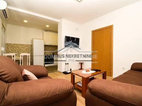Rent, two bedroom apartment, 65m², Autobuska stanica, Podgorica - image 2