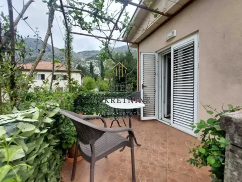 Rent, two bedroom apartment, 70m², Škaljari, Kotor - image 12