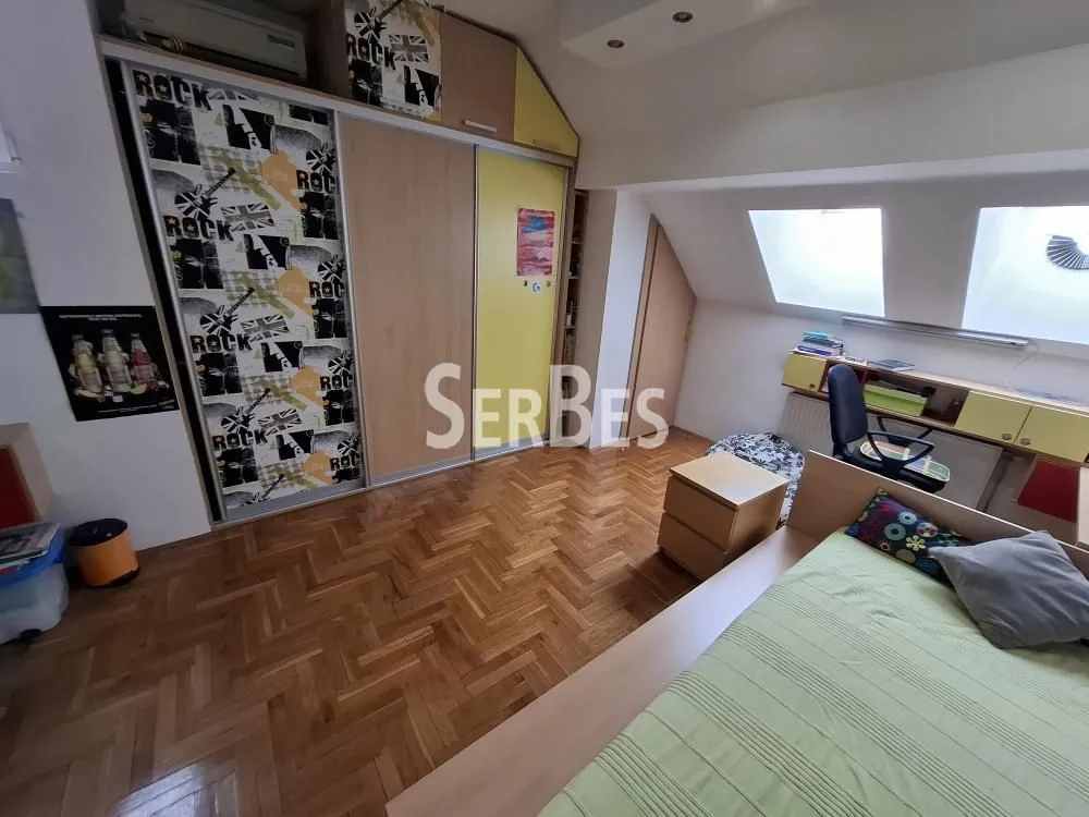 Prodaja, četvorosoban stan, 120m², Stari grad, Novi Sad