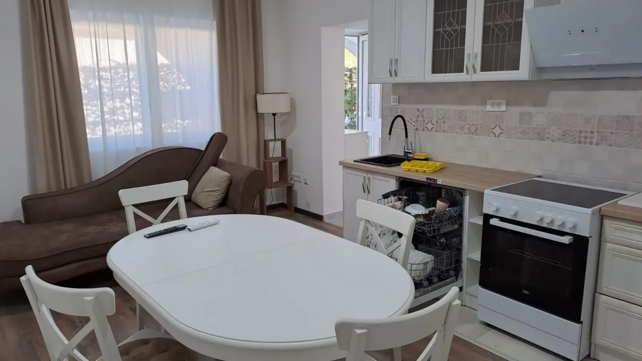 Rent, one bedroom apartment, 47m², Kalimanj, Tivat
