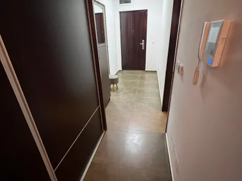 Izdavanje, jednosoban stan, 60m², Centar, Bar - image 9