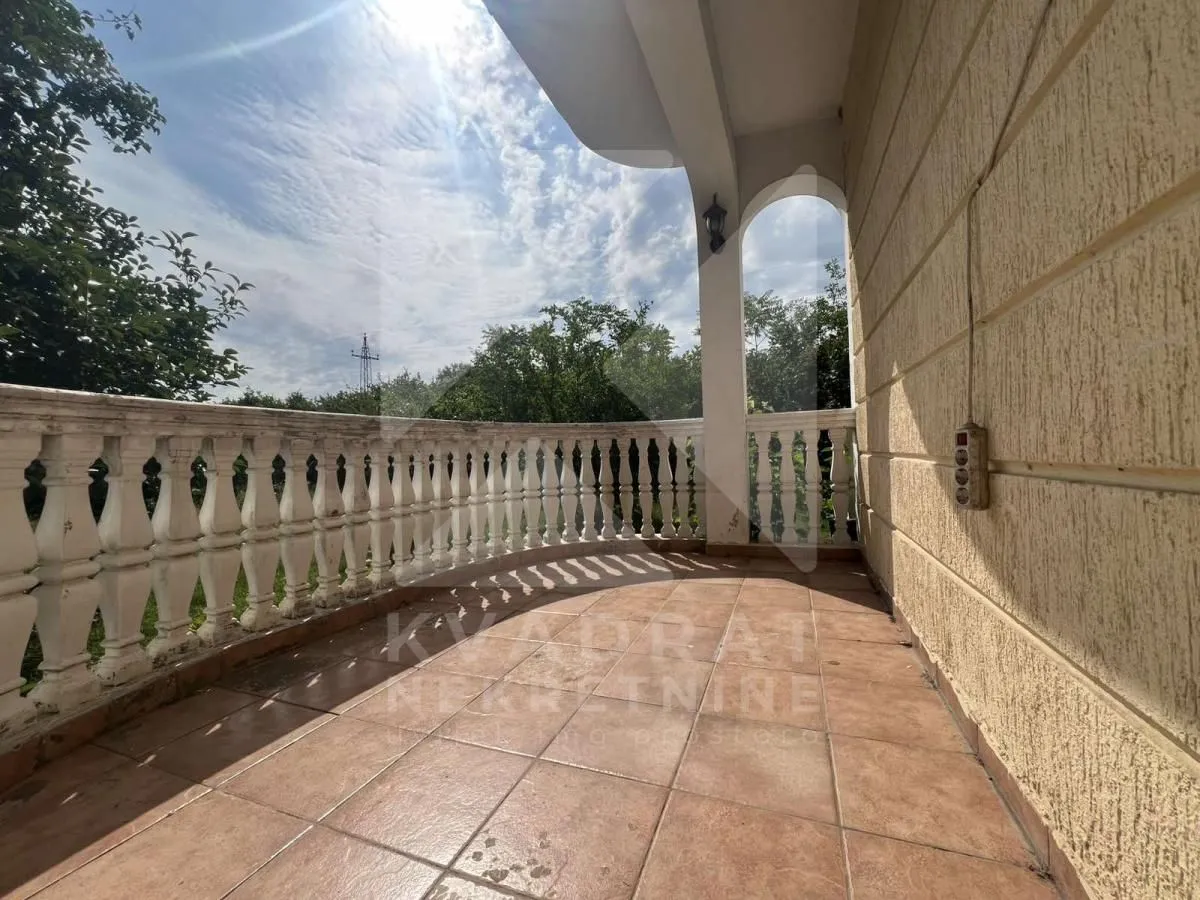 Rent, house, 220m², Dahna, Podgorica