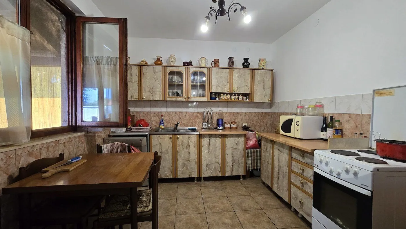 Prodaja, kuća, 236m², Velje Brdo, Podgorica