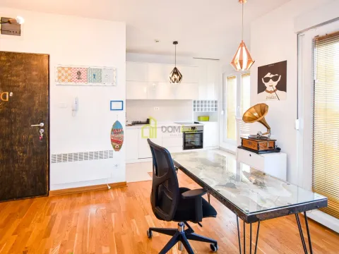 Izdavanje, jednosoban stan, 50m², City Kvart, Podgorica - image 10