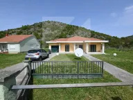 Prodaja, kuća, 200m², Rogami, Podgorica - image 1