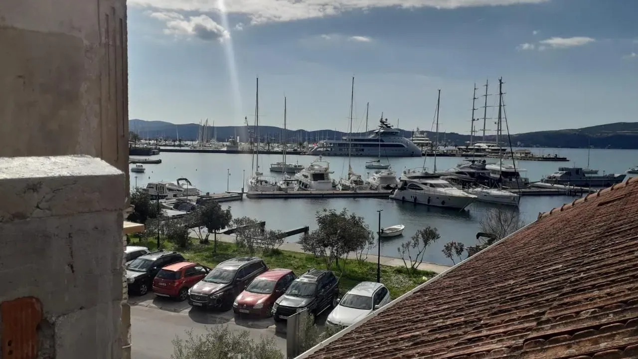 Prodaja, kuća, 105m², Donja Lastva, Tivat