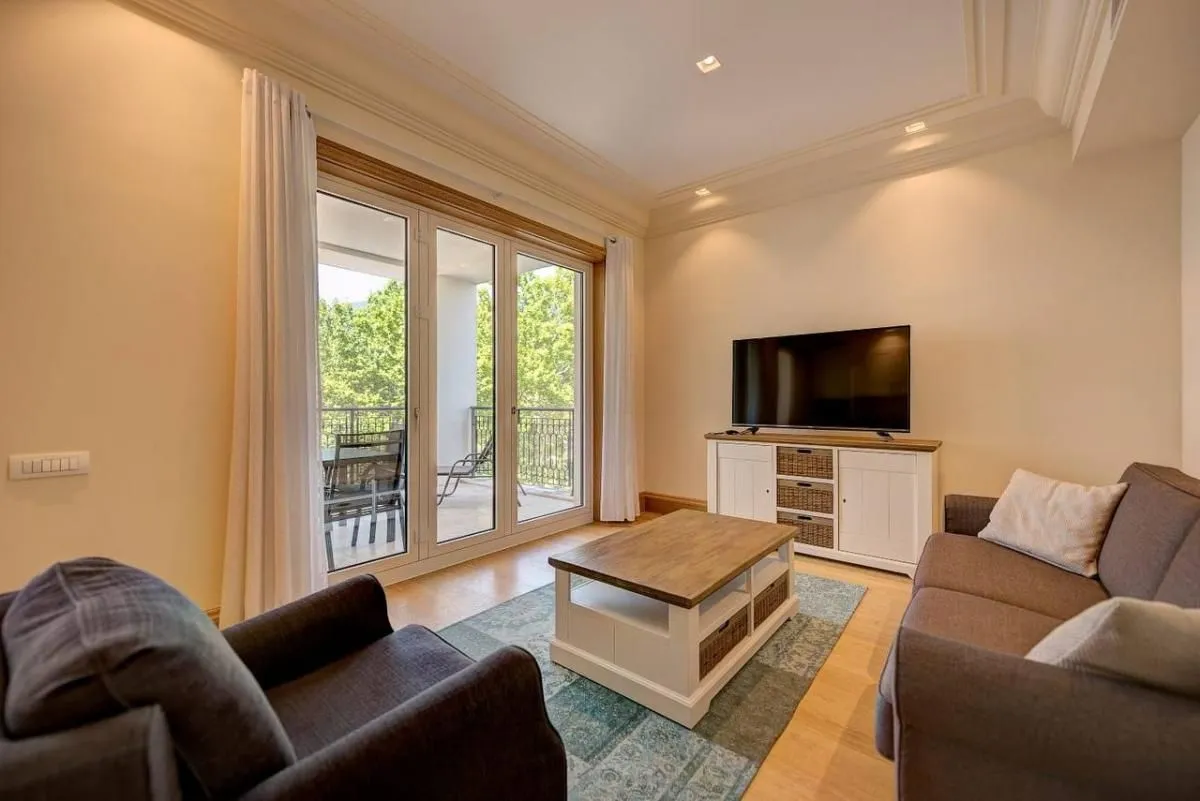 Rent, one bedroom apartment, 79m², Tivat, Crna Gora