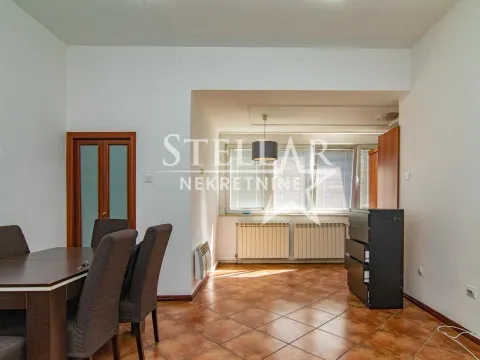 Izdavanje, dvosoban stan, 65m², Centar, Podgorica - image 3