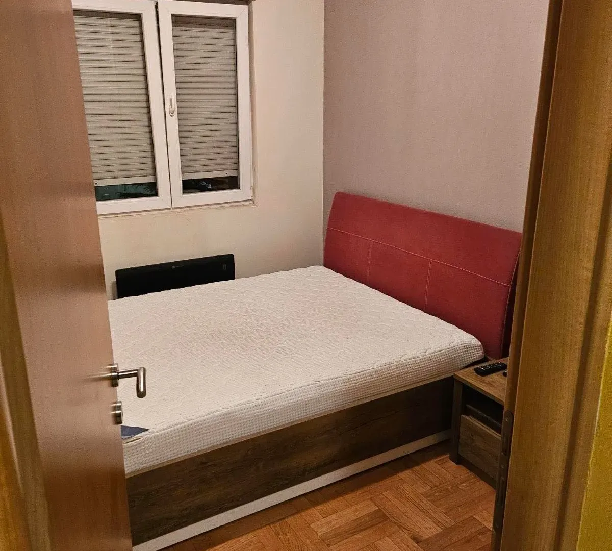 Izdavanje, jednosoban stan, 35m², Stari Aerodrom, Podgorica