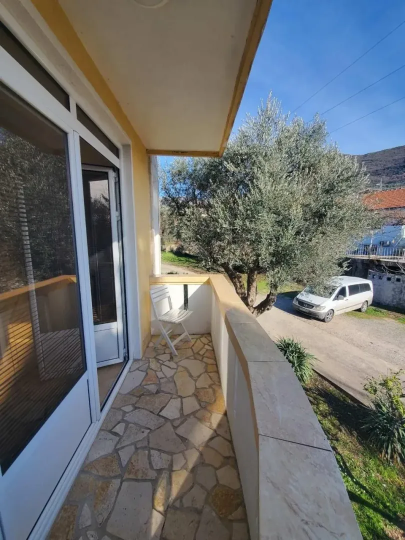 Izdavanje, jednosoban stan, 40m², Bjeliši, Bar