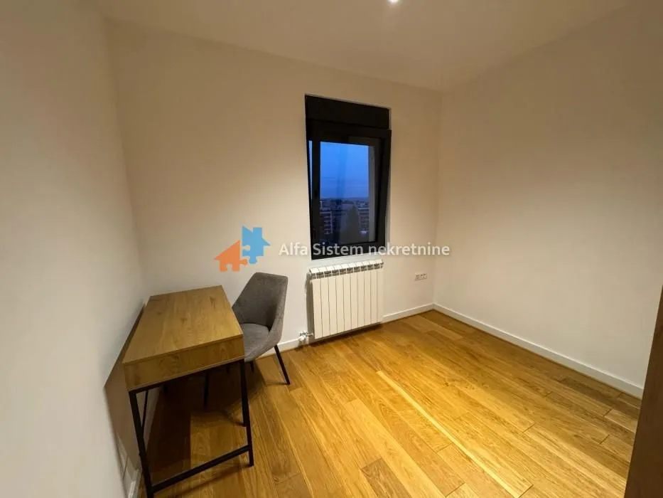 Izdavanje, trosoban stan, 65m², Kalenić Pijaca, Vračar Sve Podlokacije