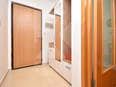 Prodaja, jednosoban stan, 40m², Stari Aerodrom, Podgorica - image 7