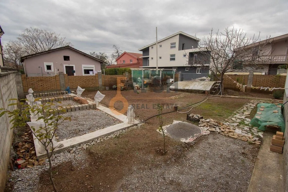 Prodaja, kuća, 120m², Gornja Gorica, Podgorica