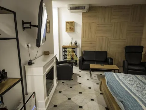 Prodaja, dvosoban stan, 59m², Centar, Novi Sad - image 2