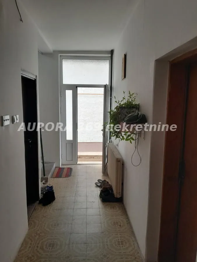Prodaja, kuća, 200m², Veternik, Novi Sad Sve Podlokacije