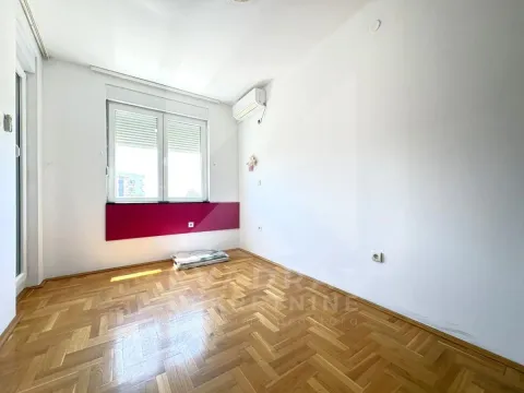 Rent, three bedroom apartment, 90m², Tuški Put, Podgorica - image 4