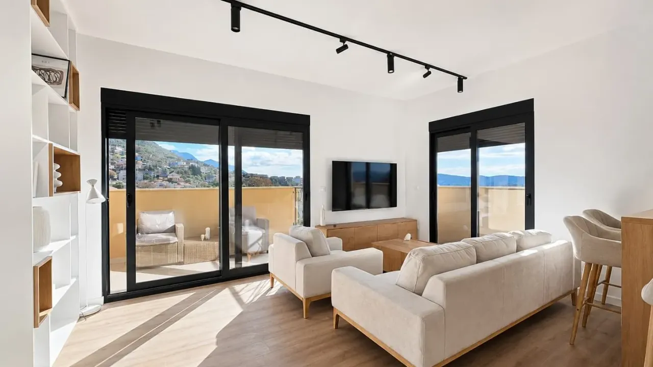 Rent, one bedroom apartment, 55m², Mažina, Tivat