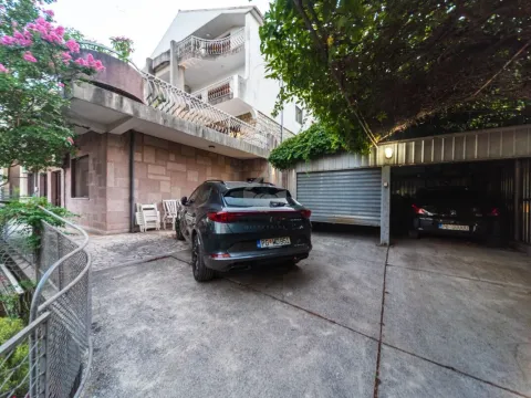 Izdavanje, trosoban stan, 145m², Preko Morače, Podgorica - image 18