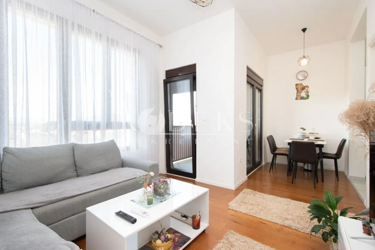 Izdavanje, dvosoban stan, 63m², Gornja Gorica, Podgorica