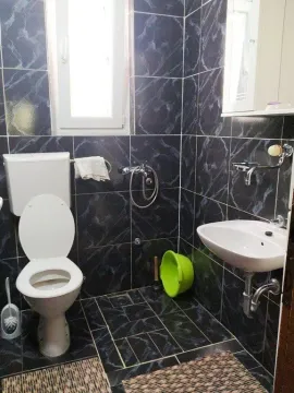 Rent, house, 200m², Stari Aerodrom, Podgorica - image 4