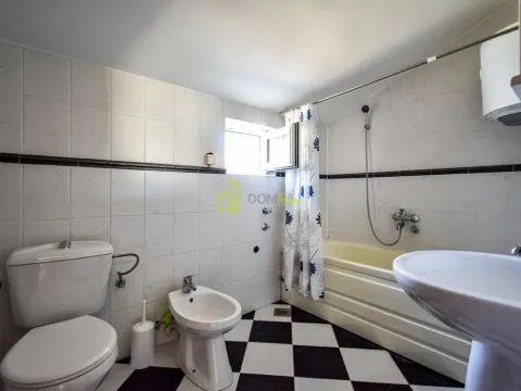 Izdavanje, kuća, 185m², Tološi, Podgorica - image 23