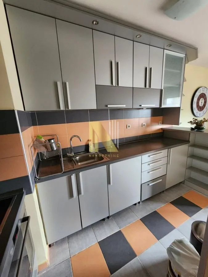 Izdavanje, trosoban stan, 70m², Liman 2, Novi Sad Sve Podlokacije