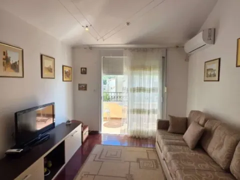 Rent, one bedroom apartment, 40m², Kamenovo, Budva - image 11