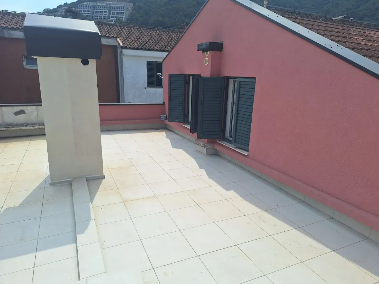 Rent, three bedroom apartment, 81m², Centar, Budva