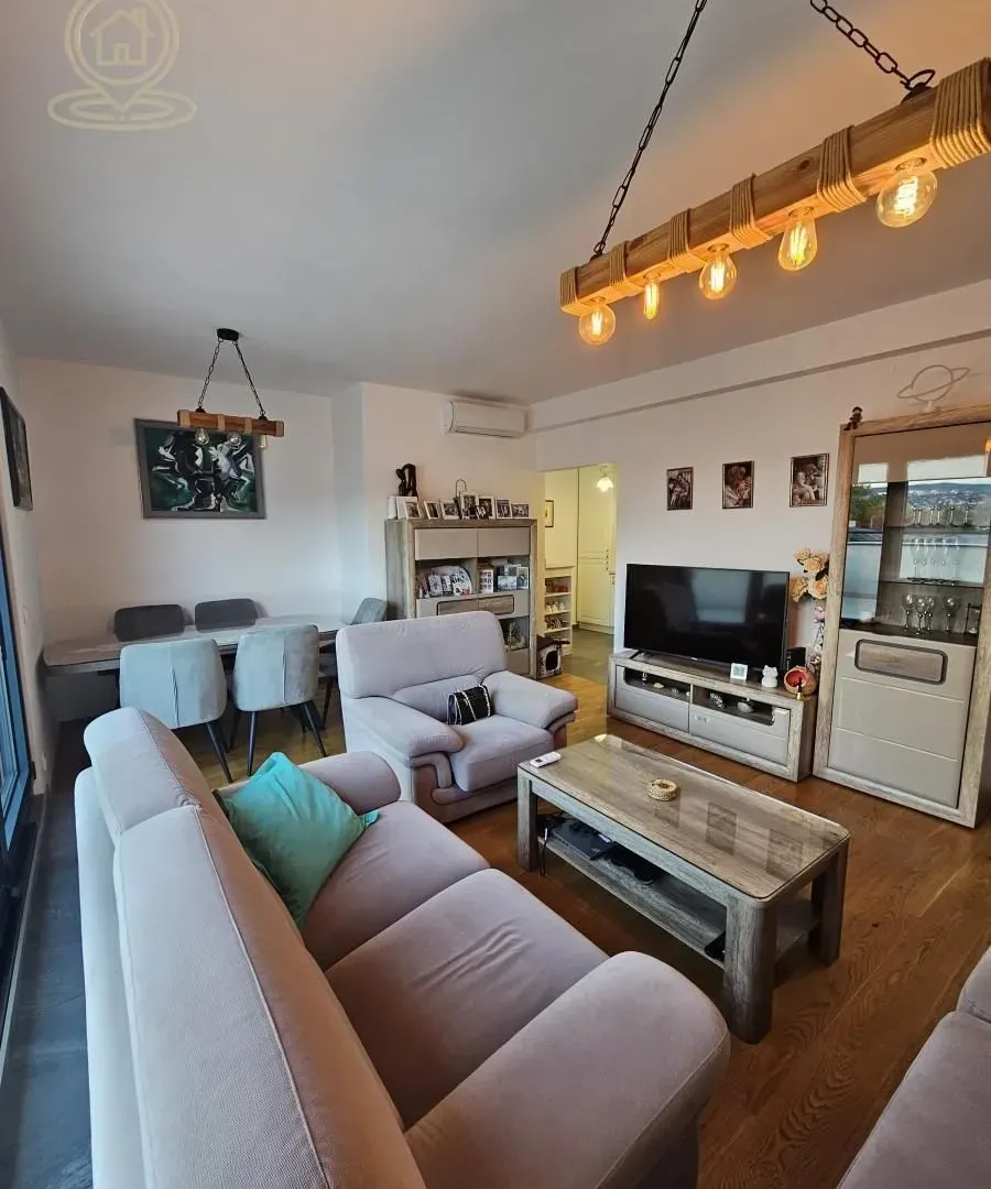 Prodaja, stan, 140m², Erdoglija, Kragujevac