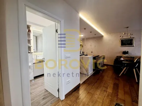 Sale, four bedroom apartment, 115m², Južni Bulevar, Vračar Sve Podlokacije - image 19