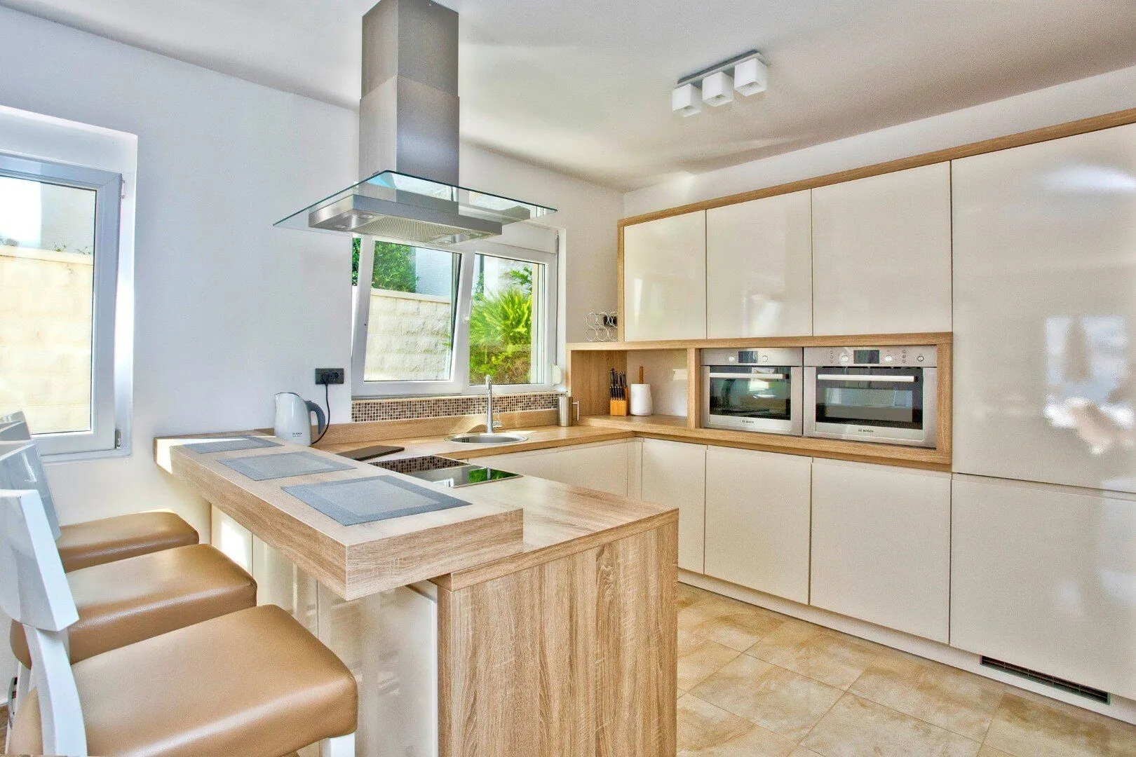 Prodaja, kuća, 200m², Muo, Kotor