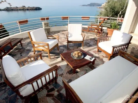 Prodaja, kuća, 560m², Sveti Stefan, Budva - image 1