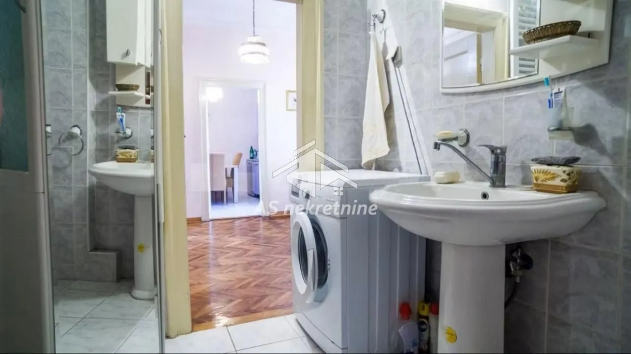 Izdavanje, dvosoban stan, 65m², Stari Grad, Beograd
