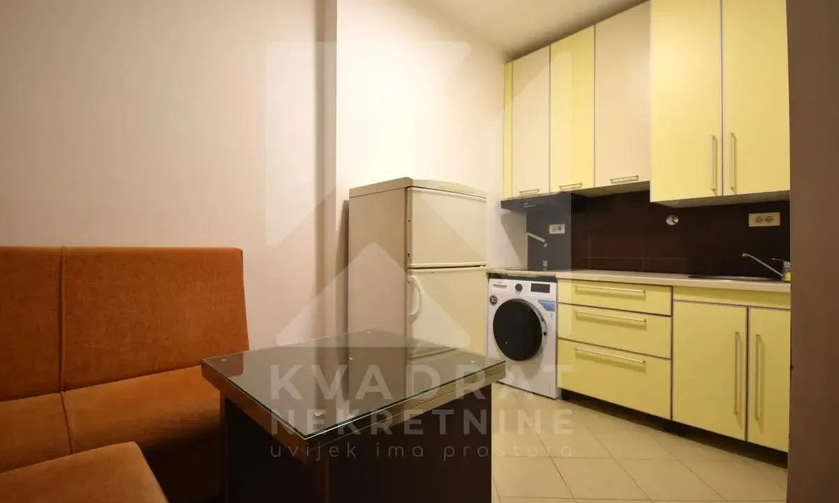 Izdavanje, jednosoban stan, 33m², Stara Varoš, Podgorica