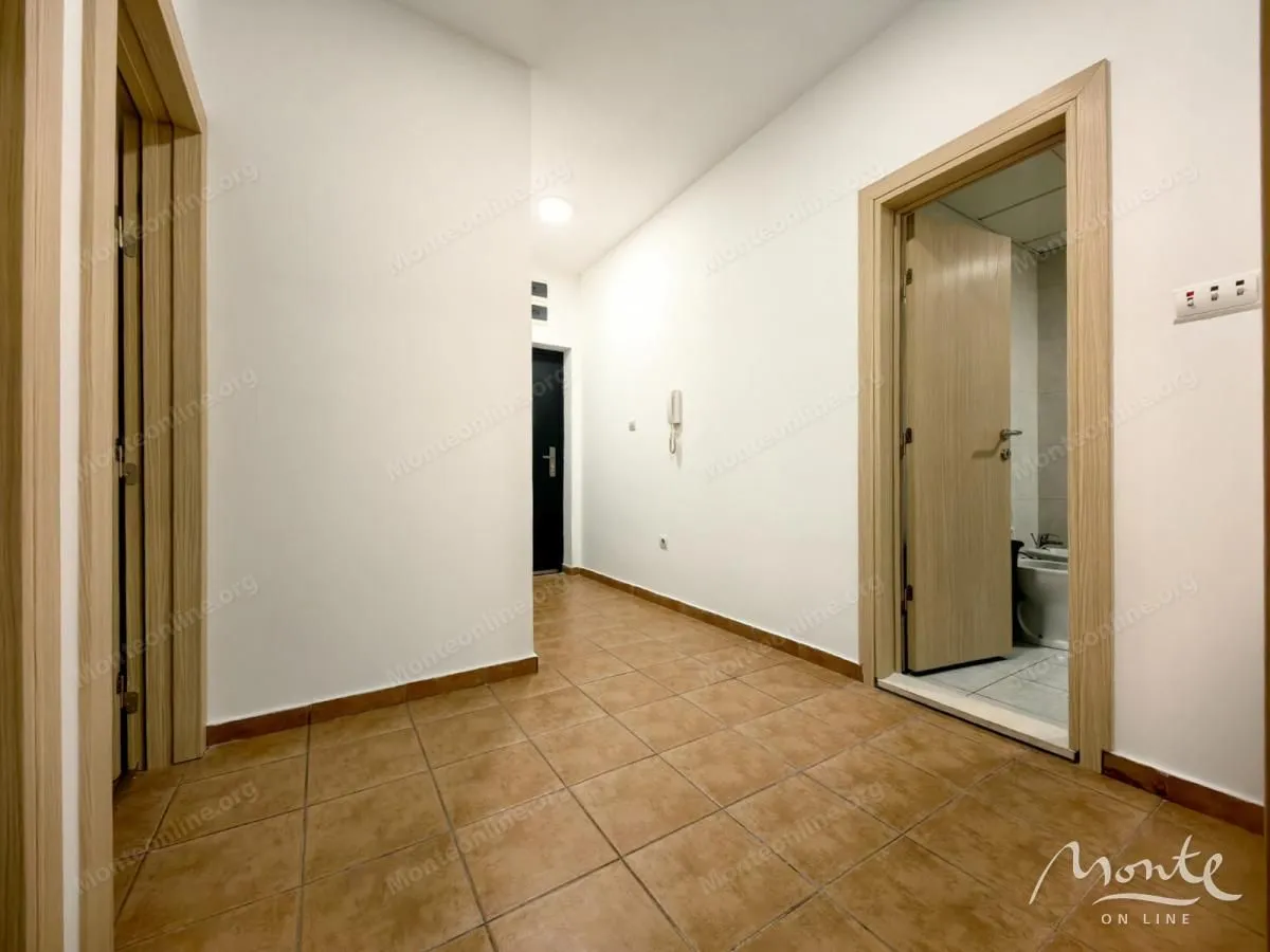 Prodaja, dvosoban stan, 74m², Podgorica, Crna Gora