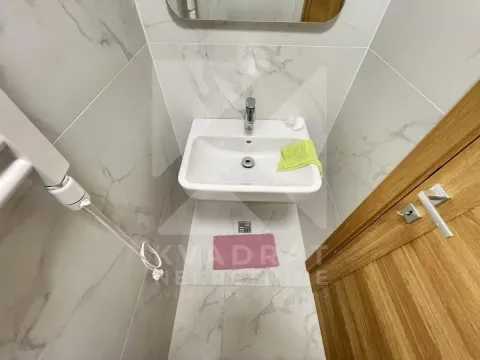 Izdavanje, dvosoban stan, 61m², Tološi, Podgorica - image 11