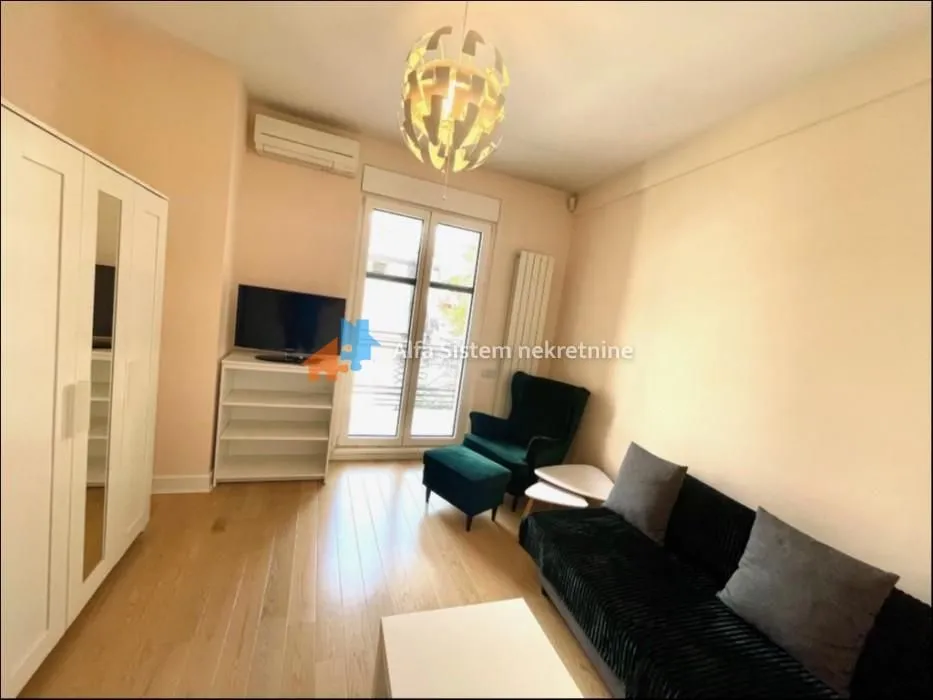 Izdavanje, četvorosoban stan, 190m², Neimar, Vračar Sve Podlokacije