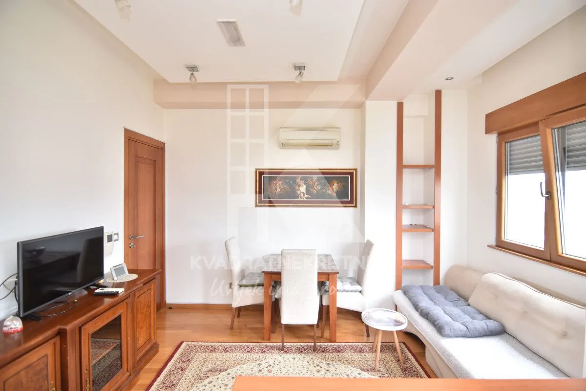 Izdavanje, jednosoban stan, 40m², Preko Morače, Podgorica