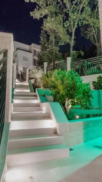 Prodaja, kuća, 285m², Reževići, Budva