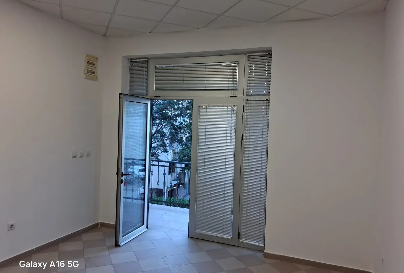 Rent, office space, 28m², Dobrota, Kotor