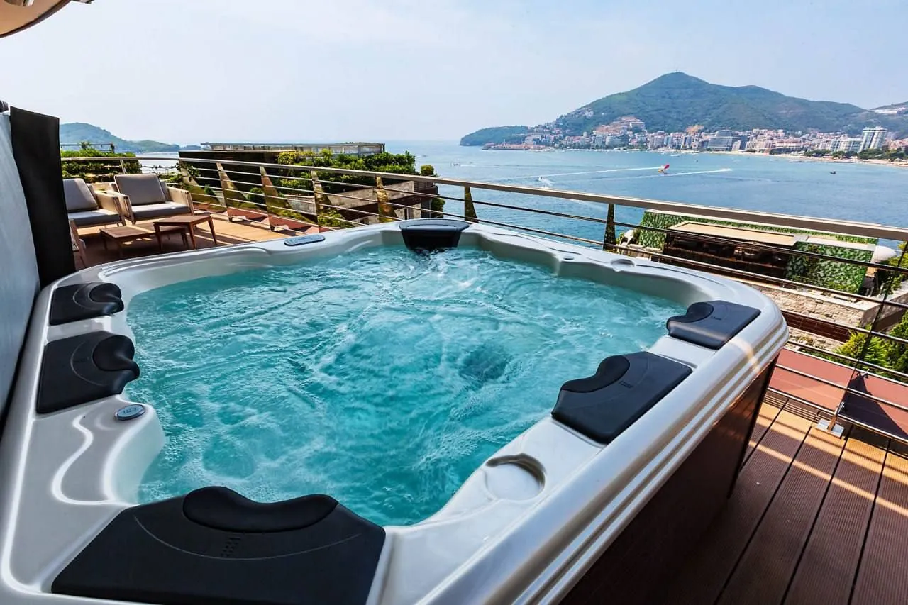 Sale, three bedroom apartment, 572m², Dukley Gardens, Budva