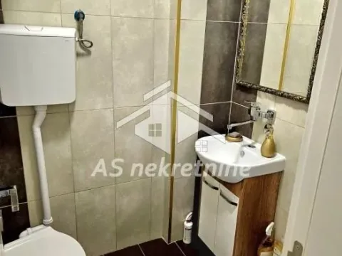 Izdavanje, trosoban stan, 80m², Bogoslovija, Palilula Sve Podlokacije - image 19