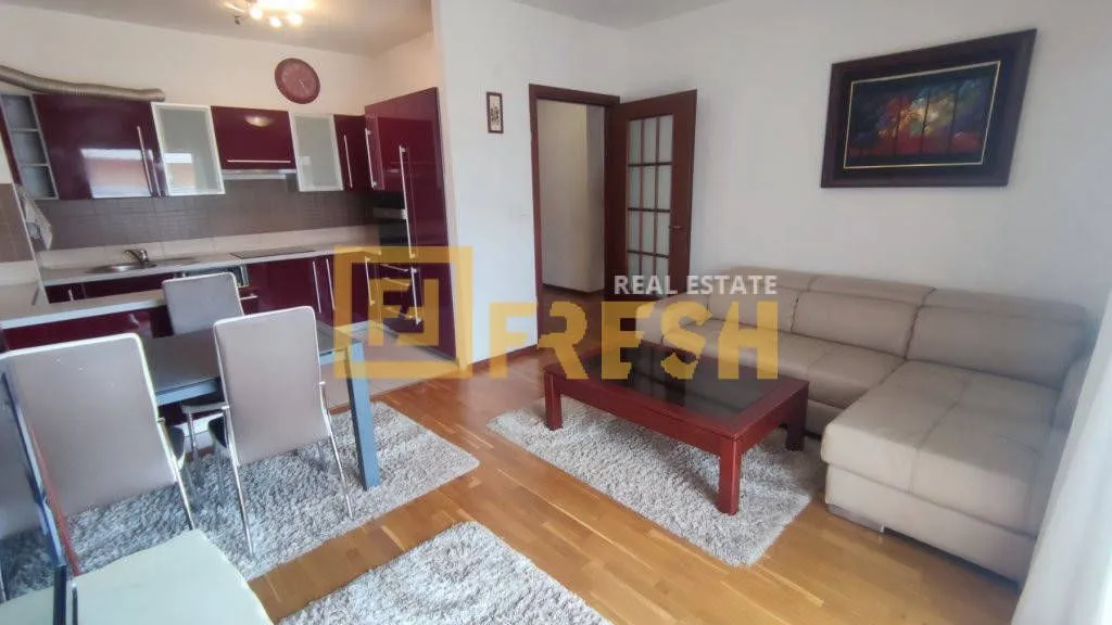 Izdavanje, dvosoban stan, 72m², City Kvart, Podgorica